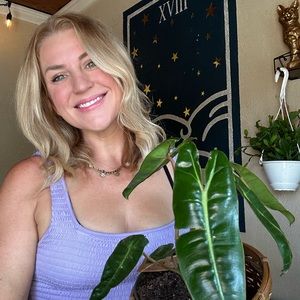 Meet your Posher, Crystal